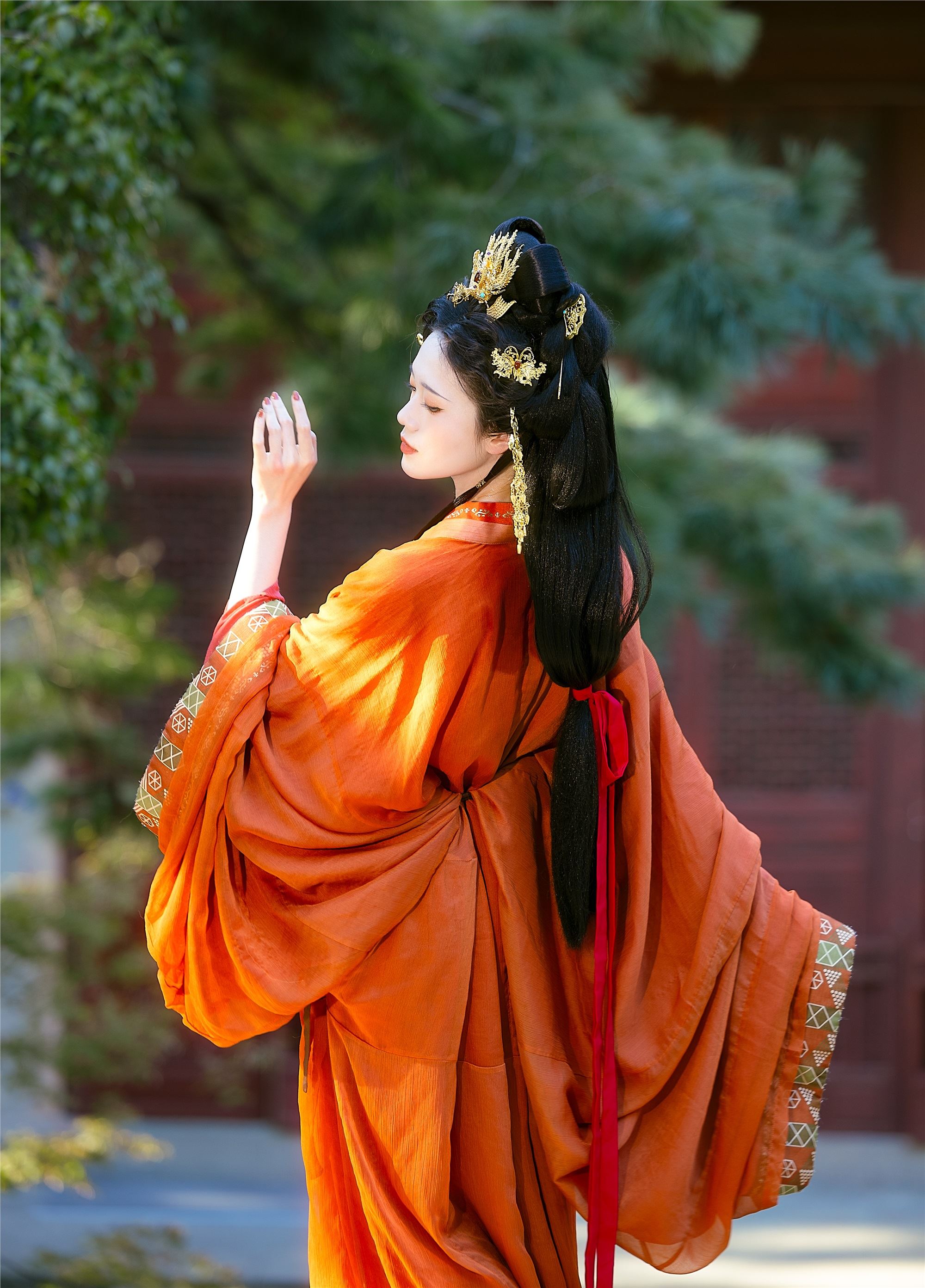 YITUYU艺图语 2025.02.03 壁上观 语卿